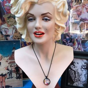 Vintage POP ART necklace** 🌟NEW✨